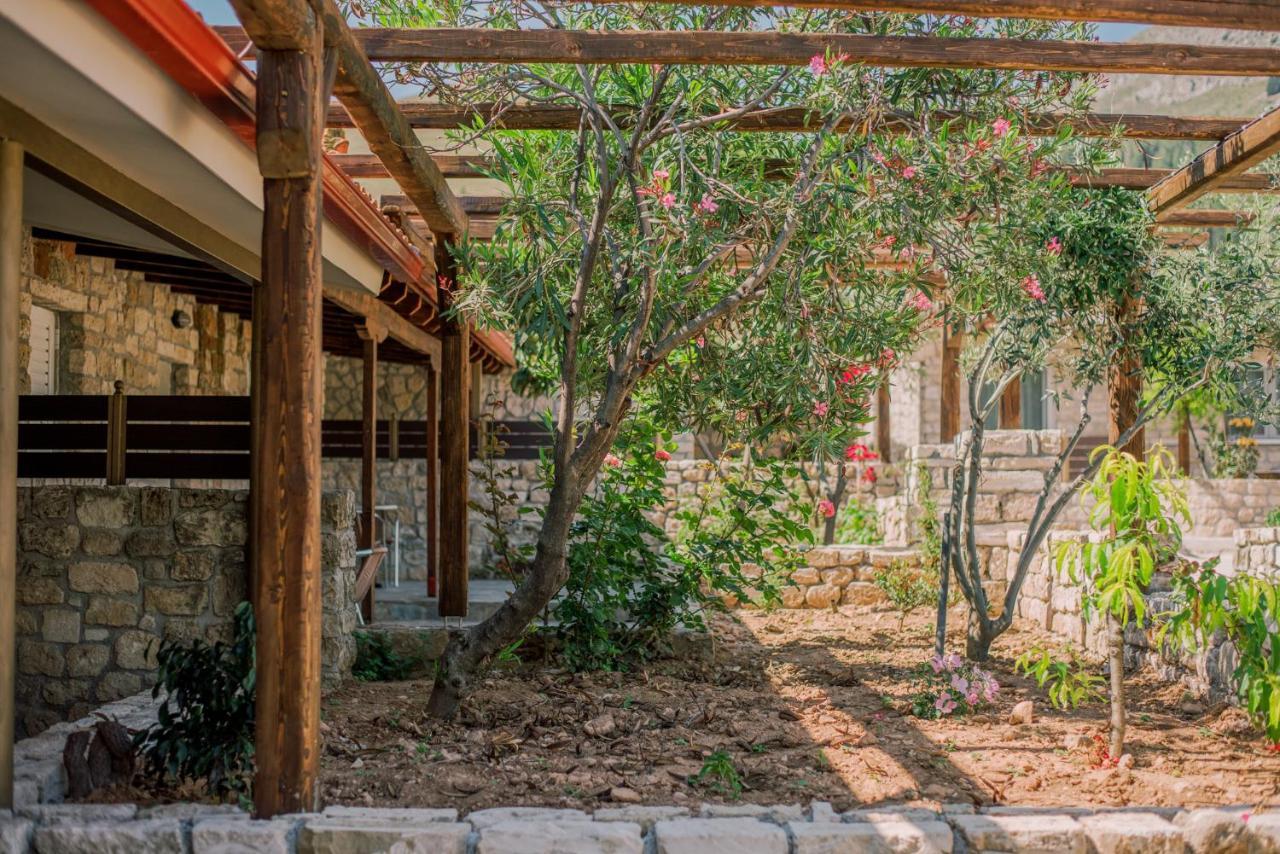 Acrocorinth Apartments מראה חיצוני תמונה