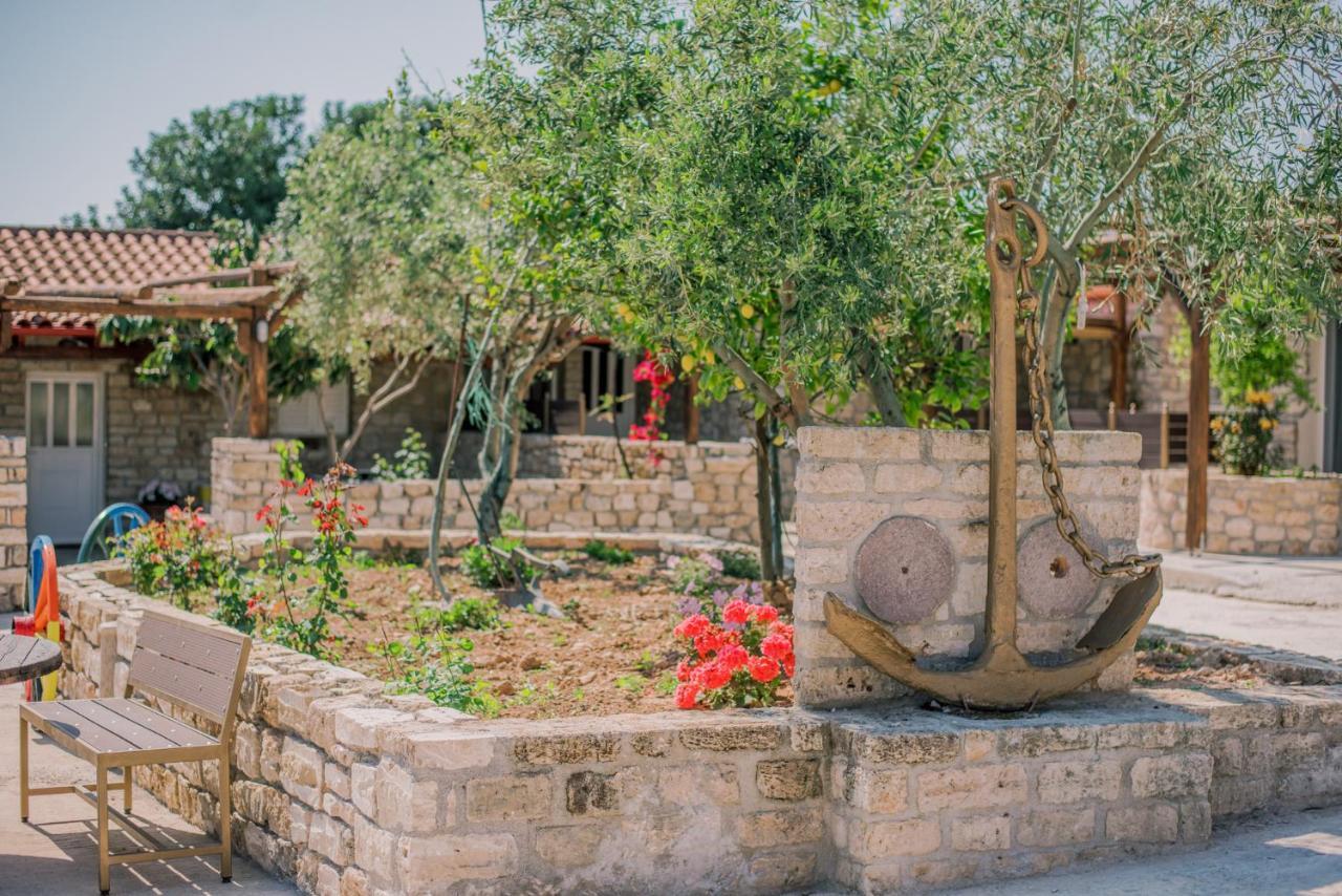 Acrocorinth Apartments מראה חיצוני תמונה
