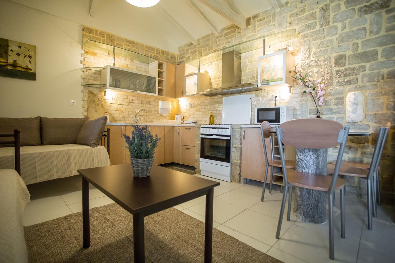 Acrocorinth Apartments מראה חיצוני תמונה